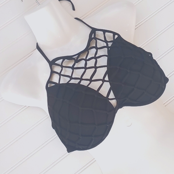 Shade & Shore Black Halter👙 Bikini Top - Picture 3 of 12